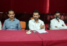 शेतक-यांच्या पिकविम्यासंदर्भात आघाडी सरकारची चुप्पी- डाॅ. संजय कुटे