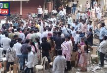 भाजप काँग्रेसमध्ये तणाव सदृश्य स्थिती दोघांचाही एकमेकांवर पैसे वाटण्याचा आरोप