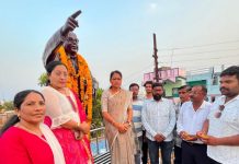 आंबेडकर यांच्या 135 व्या जयंतीनिमित्ताने मुल येथील विहिरगाव आंबेडकर चौक येथे शिवसेना ( शिंदे गट ) तर्फे जयंती साजरी