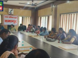 विद्यार्थ्यांना गृहपाठ मोबाईलवर देऊ नये नगराध्यक्षा एकता समर्थची मागणी