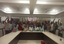 मूल नगर परिषद कंत्राटी सफाई कामगारांचा अखिल भारतीय सफाई मजदूर युनियनमध्ये सामूहिक प्रवेश